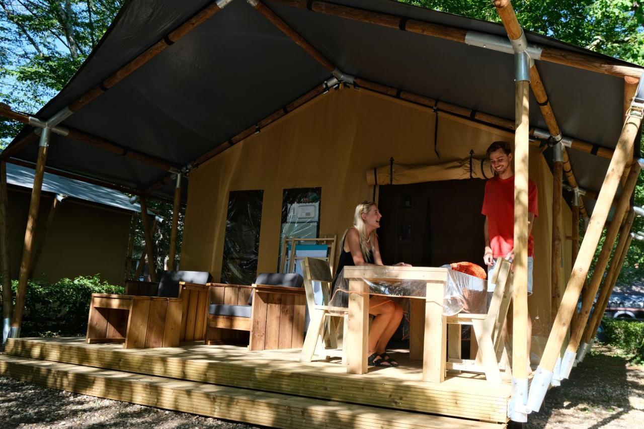 Camping De La Foret Seasonova Sillé-le-Guillaume Kültér fotó